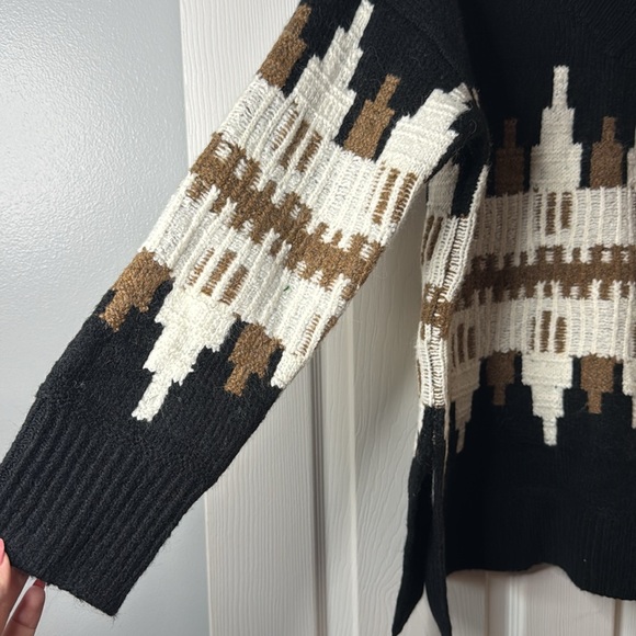 Old Navy Black and Brown Knit Sweater - Picture 5 of 10